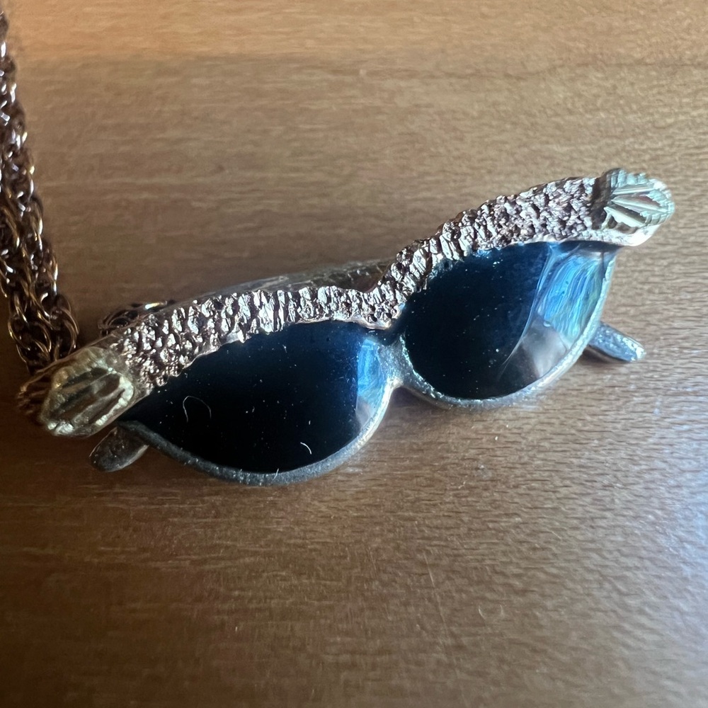 Black Hills Gold Sunglasses Pendant Necklace - Picture 4 of 6